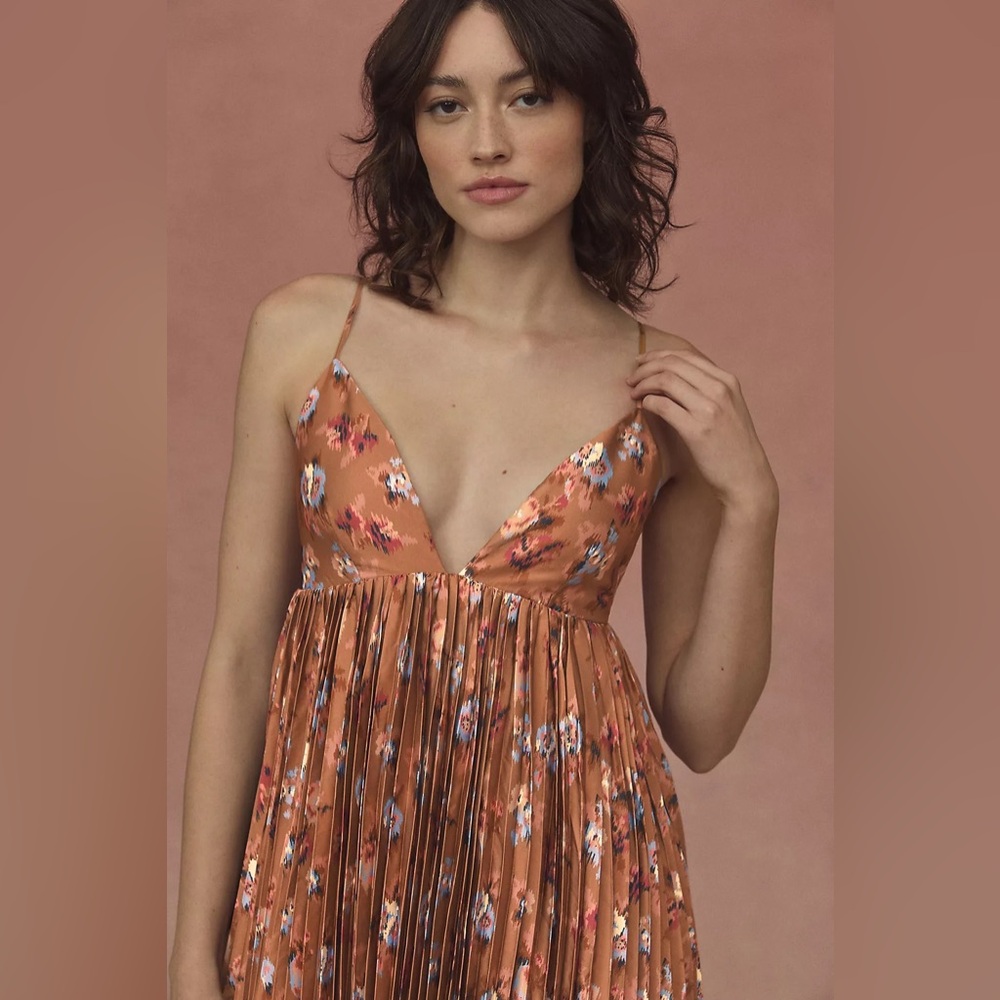 NWT BHLDN Maya Pleated V-Neck Midi Dress Size L - Picture 3 of 8